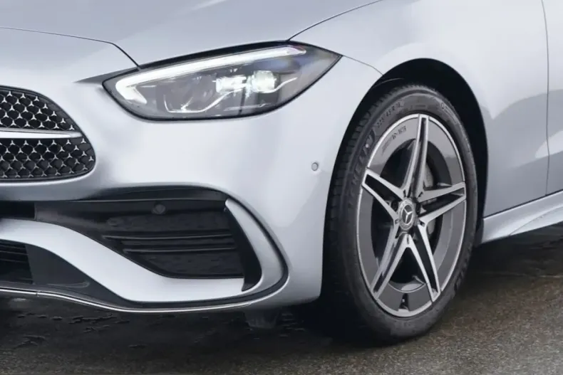 Mercedes-Benz C 300 (Clasa C) din 2024 cu 19.900 km - oferta MER207814 - foto 2