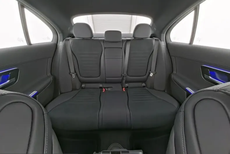 Mercedes-Benz C 300 (Clasa C) din 2024 cu 19.900 km - oferta MER207814 - foto 9