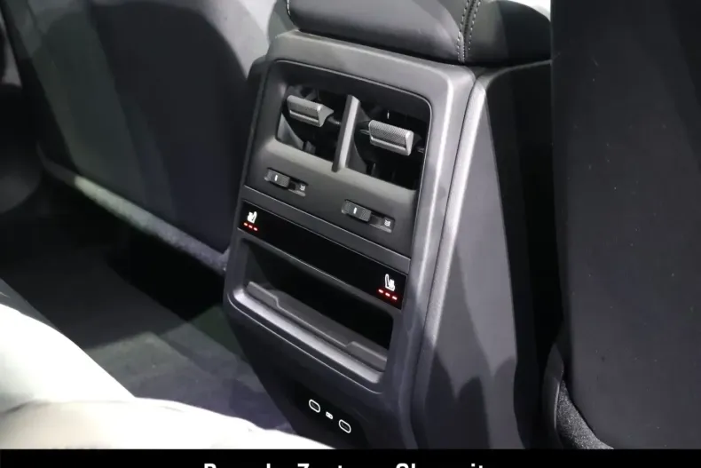 Porsche Macan din 2024 cu 29.990 km - oferta POR207819 - foto 29