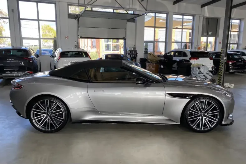 Aston Martin DB12 din 2024 cu 3.900 km - oferta AST207844 - foto 5