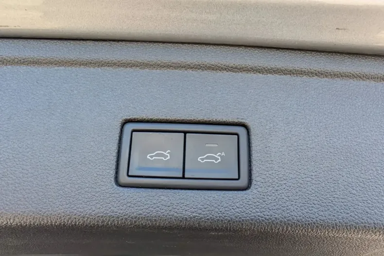 Volkswagen Touareg din 2021 cu 146.855 km - oferta VOL207849 - foto 19