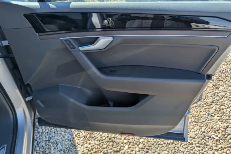 Volkswagen Touareg din 2021 cu 146.855 km - oferta VOL207849 - foto 26