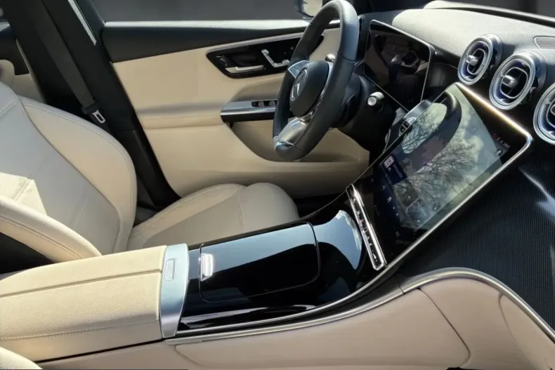 Mercedes-Benz GLC 200 (Clasa GLC) din 2024 cu 8.980 km - oferta MER207857 - foto 16