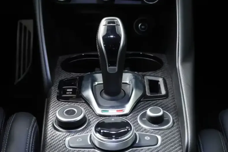 Alfa Romeo Giulia din 2024 cu 26.755 km - oferta ALF207858 - foto 17