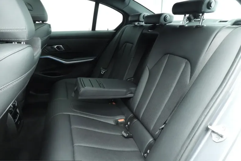 BMW 320 (Seria 3) din 2024 cu 33.000 km - oferta BMW207860 - foto 8