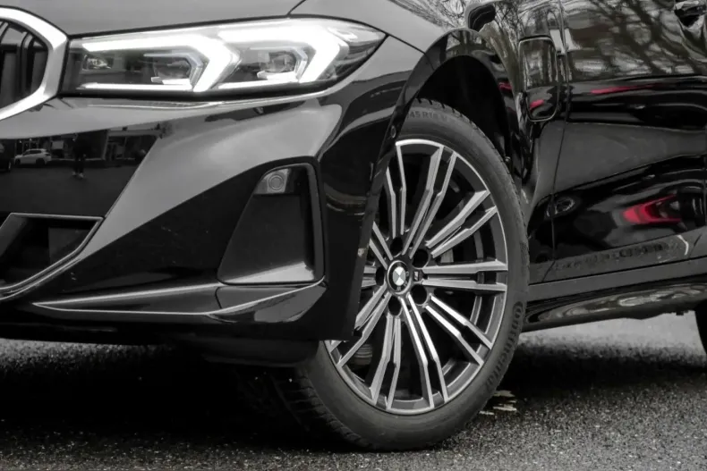 BMW 330 (Seria 3) din 2024 cu 49.827 km - oferta BMW207863 - foto 1