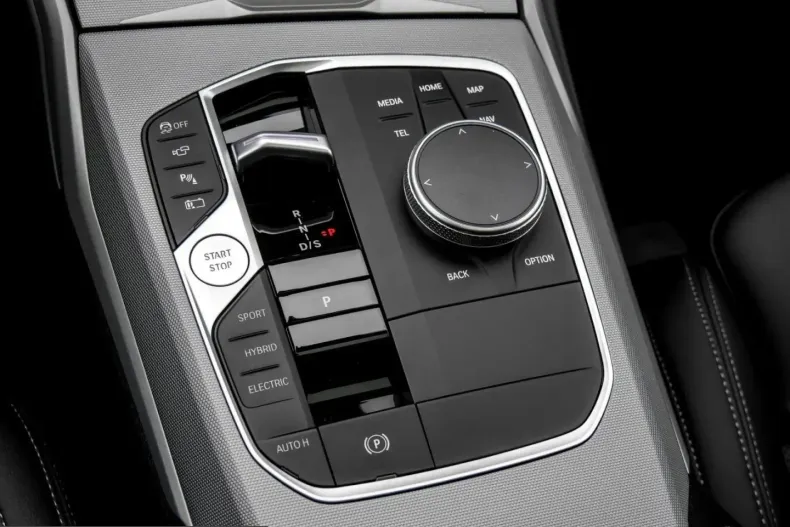 BMW 330 (Seria 3) din 2024 cu 49.827 km - oferta BMW207863 - foto 9