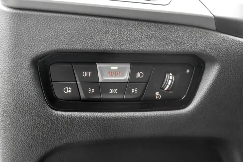 BMW 330 (Seria 3) din 2024 cu 49.827 km - oferta BMW207863 - foto 13