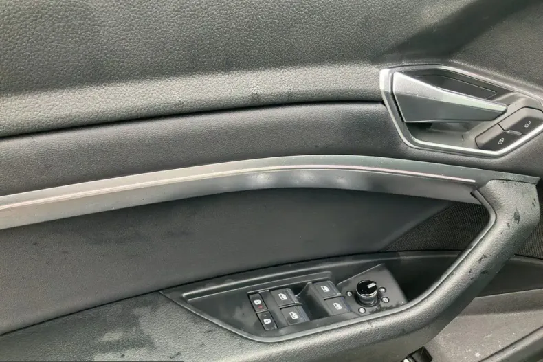 Audi e-tron din 2021 cu 67.300 km - oferta AUD207865 - foto 9