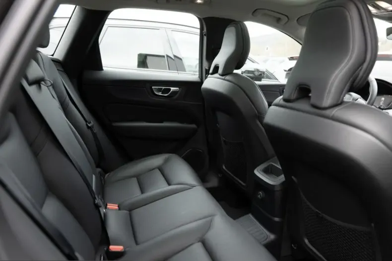 Volvo XC60 din 2021 cu 36.382 km - oferta VOL207868 - foto 28