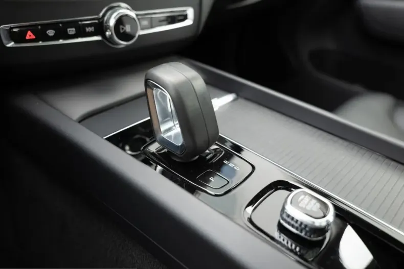 Volvo XC60 din 2021 cu 36.382 km - oferta VOL207868 - foto 38