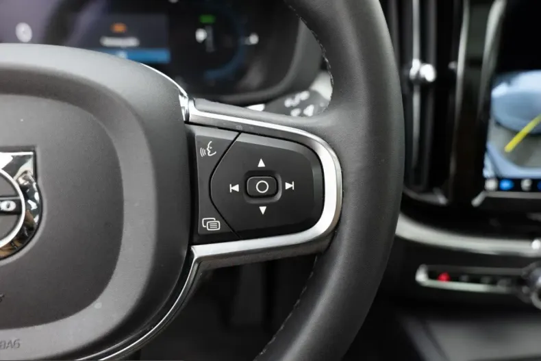 Volvo XC60 din 2021 cu 36.382 km - oferta VOL207868 - foto 39