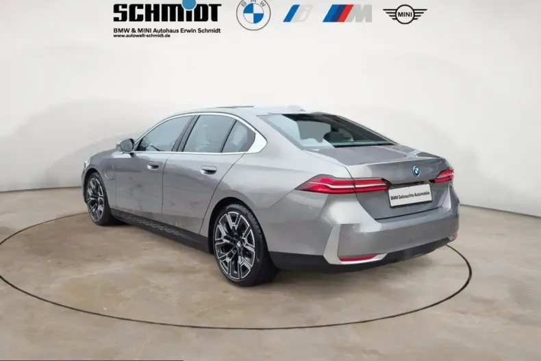 BMW 550 (Seria 5) din 2024 cu 21.005 km - oferta BMW207869 - foto 4