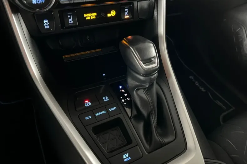 Toyota RAV4 din 2022 cu 64.035 km - oferta TOY207871 - foto 21