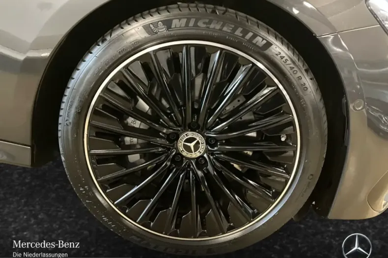 Mercedes-Benz E 400 (Clasa E) din 2025 cu 14.784 km - oferta MER207877 - foto 5