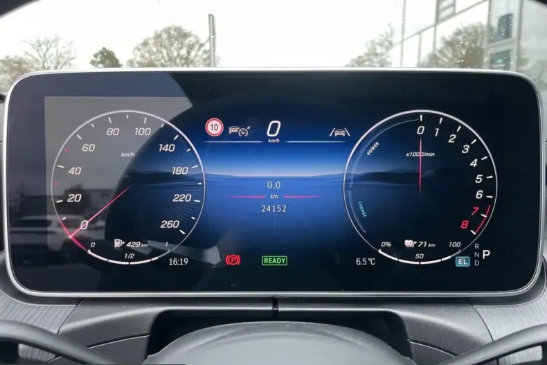 Mercedes-Benz CLE 300 (Clasa CLE) din 2024 cu 24.300 km - oferta MER207887 - foto 12