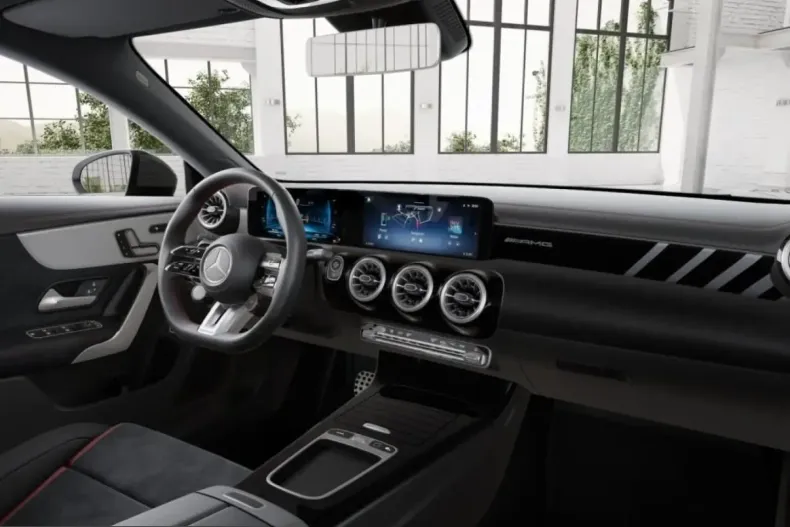 Mercedes-Benz CLA 35 AMG (Clasa CLA) din 2024 cu 21.374 km - oferta MER207893 - foto 8