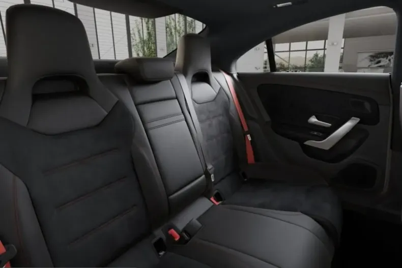 Mercedes-Benz CLA 35 AMG (Clasa CLA) din 2024 cu 21.374 km - oferta MER207893 - foto 9