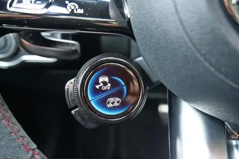 Mercedes-Benz CLA 45 AMG (Clasa CLA) din 2025 cu 4.200 km - oferta MER207910 - foto 22