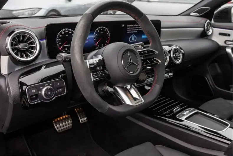 Mercedes-Benz CLA 45 AMG (Clasa CLA) din 2024 cu 12.458 km - oferta MER207911 - foto 3