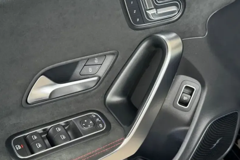 Mercedes-Benz CLA 45 AMG (Clasa CLA) din 2023 cu 48.700 km - oferta MER207913 - foto 27