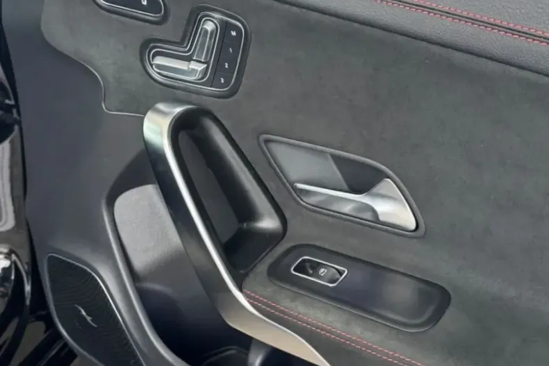 Mercedes-Benz CLA 45 AMG (Clasa CLA) din 2023 cu 48.700 km - oferta MER207913 - foto 30