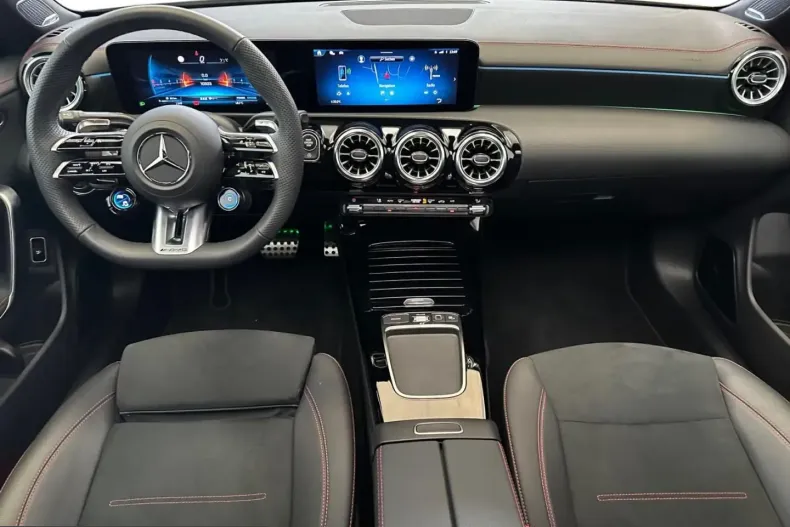 Mercedes-Benz CLA 35 AMG (Clasa CLA) din 2024 cu 10.318 km - oferta MER207914 - foto 8