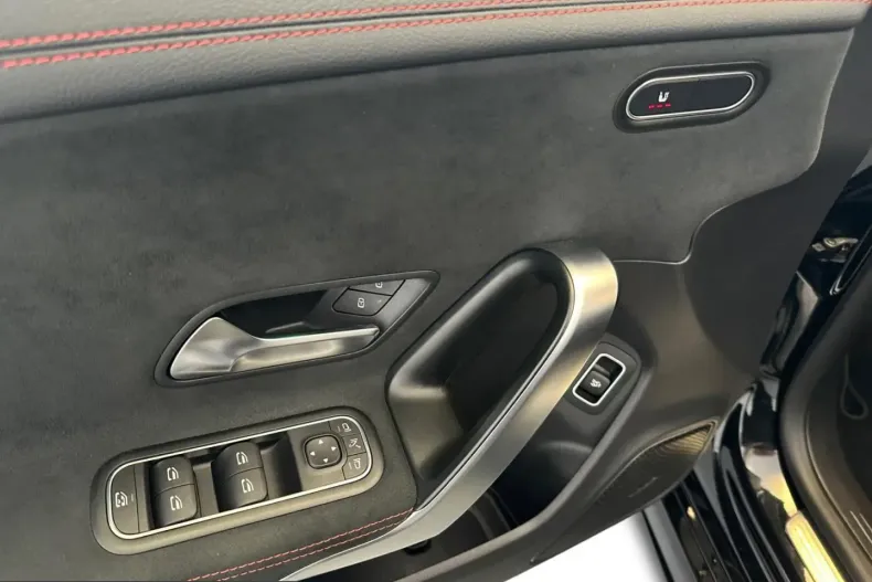 Mercedes-Benz CLA 35 AMG (Clasa CLA) din 2024 cu 10.318 km - oferta MER207914 - foto 14