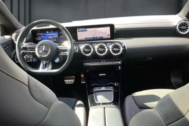 Mercedes-Benz CLA 35 AMG (Clasa CLA) din 2024 cu 23.433 km - oferta MER207915 - foto 3