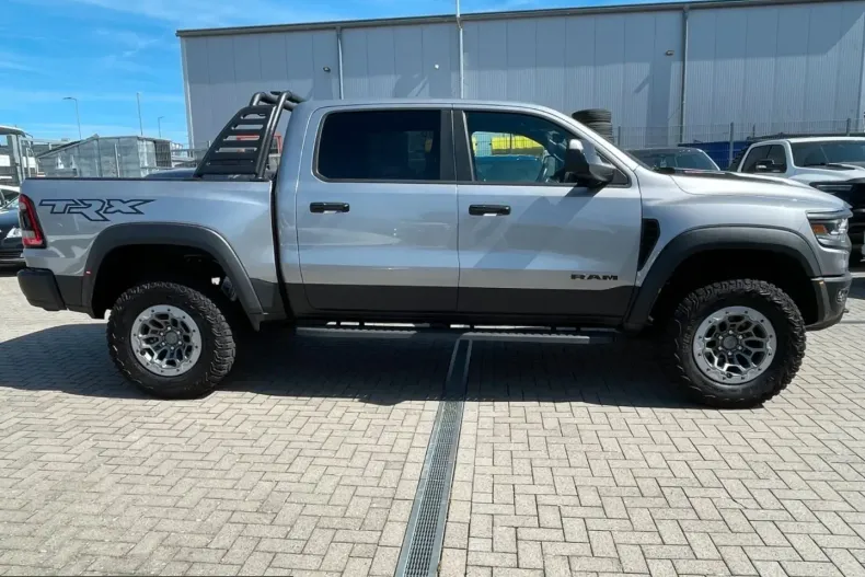 Dodge RAM din 2023 cu 7.828 km - oferta DOD207939 - foto 4