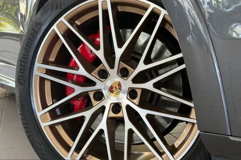 Porsche Cayenne din 2024 cu 46.000 km - oferta POR207943 - foto 9