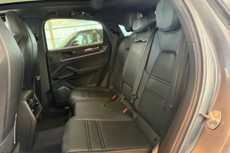 Porsche Cayenne din 2024 cu 46.000 km - oferta POR207943 - foto 35