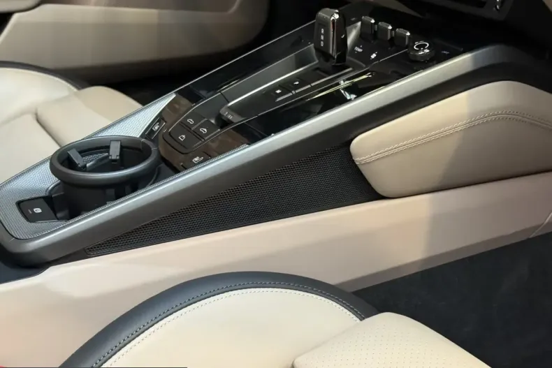 Porsche 911 din 2025 cu 9.900 km - oferta POR207949 - foto 6