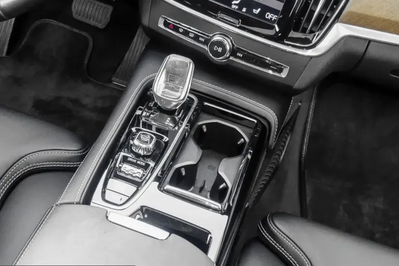 Volvo S90 din 2023 cu 41.400 km - oferta VOL207980 - foto 11