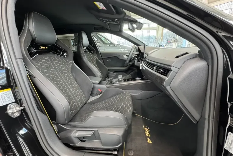 Audi RS4 din 2025 cu 8.500 km - oferta AUD207988 - foto 10