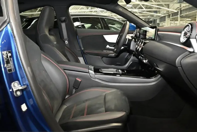 Mercedes-Benz CLA 250 (Clasa CLA) din 2025 cu 6.398 km - oferta MER208035 - foto 2