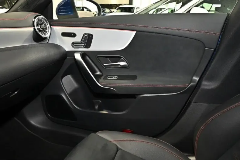 Mercedes-Benz CLA 250 (Clasa CLA) din 2025 cu 6.398 km - oferta MER208035 - foto 12