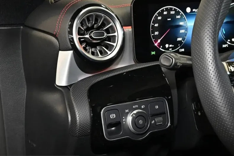 Mercedes-Benz CLA 250 (Clasa CLA) din 2025 cu 6.398 km - oferta MER208035 - foto 18