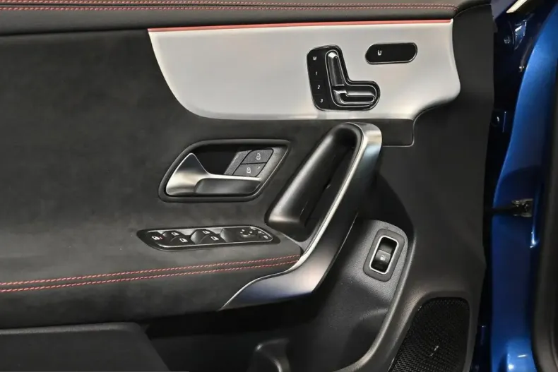 Mercedes-Benz CLA 250 (Clasa CLA) din 2025 cu 6.398 km - oferta MER208035 - foto 23