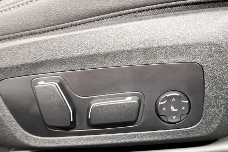 BMW 420d (Seria 4) din 2025 cu 8.299 km - oferta BMW208051 - foto 11