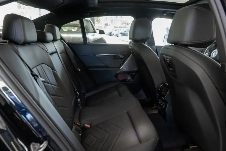 BMW 520 (Seria 5) din 2025 cu 26.793 km - oferta BMW208053 - foto 11