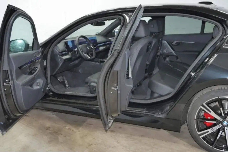 BMW 520 (Seria 5) din 2025 cu 9.518 km - oferta BMW208054 - foto 9