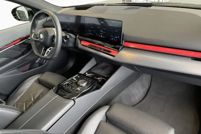 BMW 520 (Seria 5) din 2025 cu 29.792 km - oferta BMW208056 - foto 2