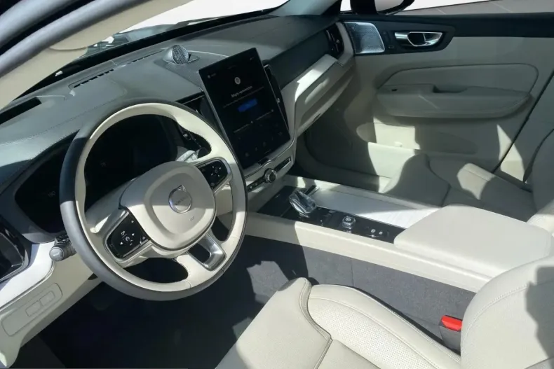 Volvo XC60 din 2025 cu 13.000 km - oferta VOL208067 - foto 10