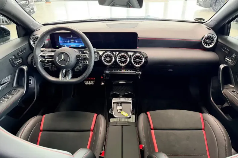 Mercedes-Benz A 35 AMG (Clasa A) din 2025 cu 11.500 km - oferta MER208068 - foto 14