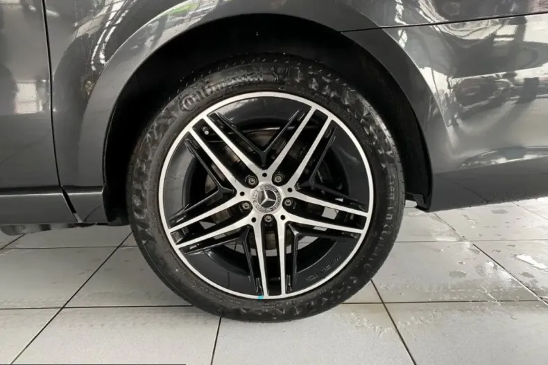 Mercedes-Benz V 300 (Clasa V) din 2024 cu 27.432 km - oferta MER208116 - foto 3