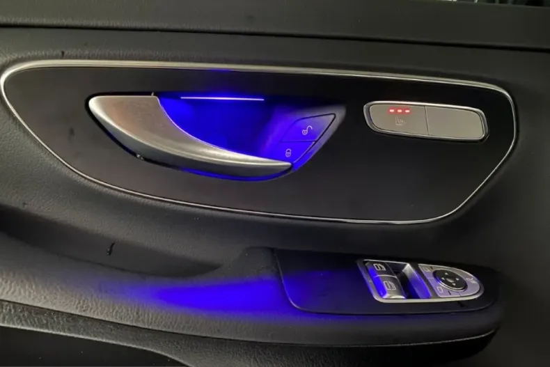 Mercedes-Benz V 300 (Clasa V) din 2024 cu 27.432 km - oferta MER208116 - foto 10