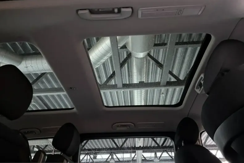 Mercedes-Benz V 300 (Clasa V) din 2024 cu 27.432 km - oferta MER208116 - foto 12