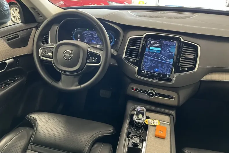 Volvo XC90 din 2023 cu 59.618 km - oferta VOL208119 - foto 10