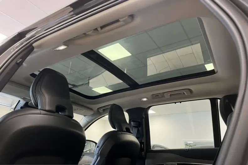 Volvo XC90 din 2023 cu 59.618 km - oferta VOL208119 - foto 12